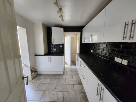 3 bedroom house share to rent - Photo 4