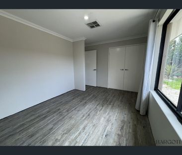 19 Mona Vale Loop, Ellenbrook, WA 6069 - Photo 5