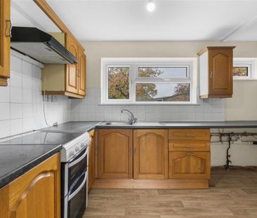 4 bedroom terraced house to rent - Photo 3