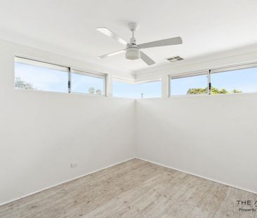 Experience Luxury & Modern Living in Forrestfield! - Photo 5