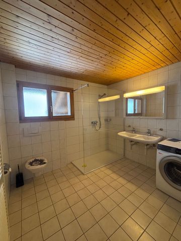 Spacious 5-room holiday apartment with balcony in Menznau - Foto 2