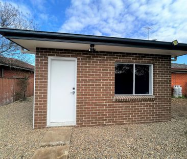 SPACIOUS GRANNY FLAT! - Photo 4