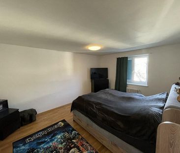 Grosszügige Charmante Wohnung zu vermieten - Foto 2