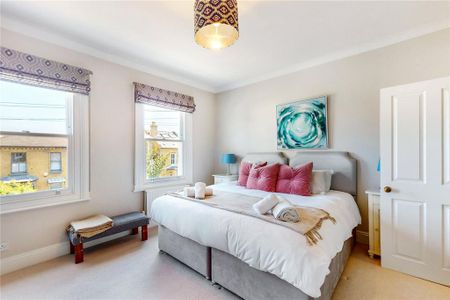 4 bedroom terraced house to rent - Photo 5