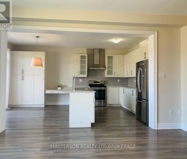8421 SWEET CHESTNUT DRIVE, Niagara Falls, Ontario, L2H0N2 - Photo 2