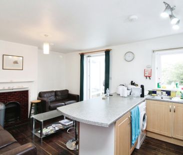 5 Bed Terraced House, Arnold Road, SO17 - Photo 1