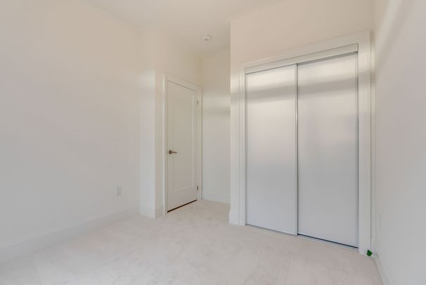 For Lease - 3319 Taha Gardens, Oakville, Ontario - Photo 1