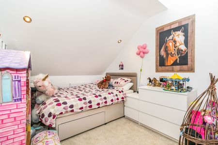 Regents Court, Sopwith Way, Kingston, KT2 - Photo 3