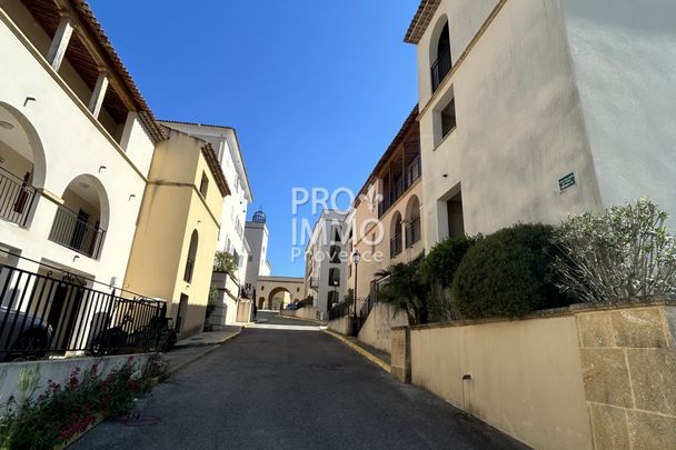 A LOUER MALLEMORT (13370) GOLF DE PONT ROYAL APPARTEMENT TYP - Photo 1