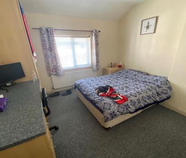 60 Dunluce Avenue, Belfast, BT9 7AY - Photo 2