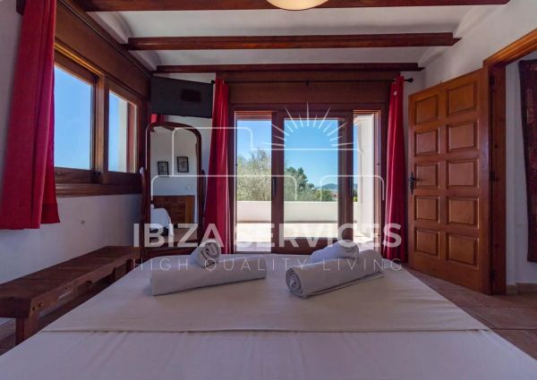 Long term rental villa in Sa Caleta