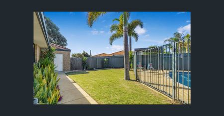 Impressive Family Home with Swimming Pool! - Photo 2