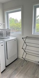 Grand logement 4 1/2 lumineux avec salle à lavage - Photo 3