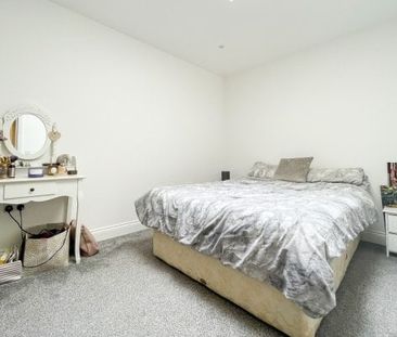 The Broadway, Crowborough - Photo 5