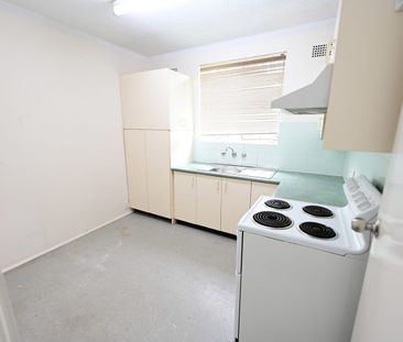 Stylish Two Bedroom Unit - Photo 4