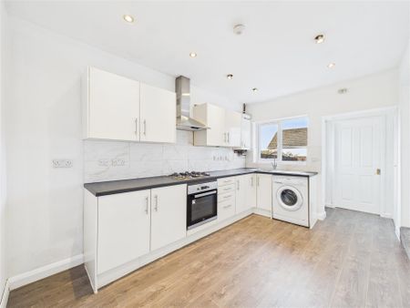 2 bedroom Town house to rent - Photo 2