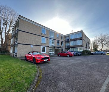 BRAND NEW Immaculate Spacious Modern TWO BED FLAT (1st Floor) with Parking & Communal Garden in East Finchley, N2 - Photo 1