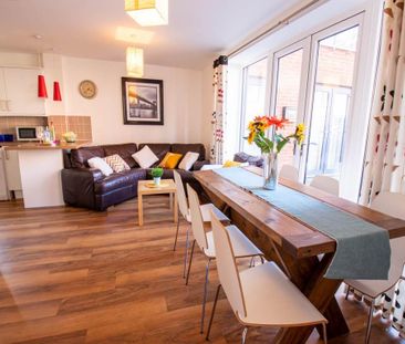 6 bedroom house to rent - Photo 2