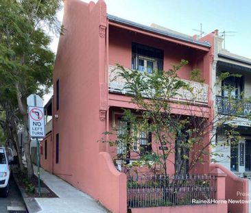Charming Loft-Style Studio in the Heart of Newtown - Photo 5