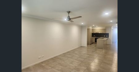 Modern 3-Bedroom Duplex Living in Peaceful Park Ridge Quarter - Photo 3