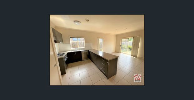 CLOSE TO SCHOOLS & TRAIN STATION! - Photo 1