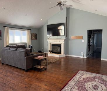For Lease - 100 Essa Road Unit# Upper Level, Barrie, Ontario - Photo 1