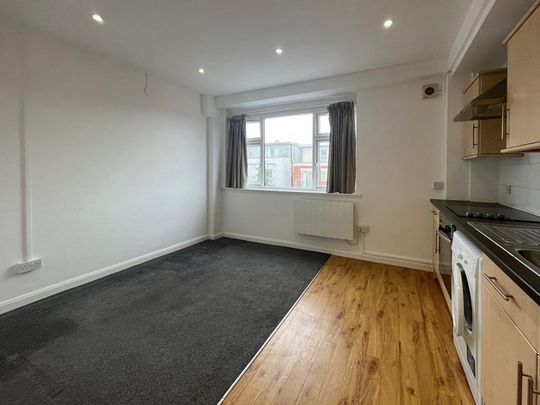 Studio to rent - Photo 1