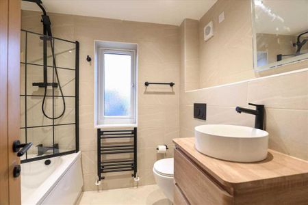 3 bedroom property to rent - Photo 2