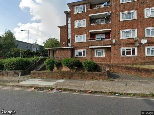 Room in a Shared Flat, Bernard Shaw House, NW10 - Photo 1