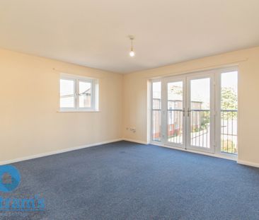 2 bed Flat for Rent - Photo 2