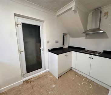 2 bedroom semi-detached house to rent - Photo 4