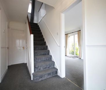 3 Bedroom Detached To Let - Photo 2