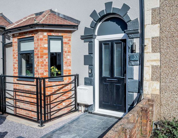 Dixon Street Room 5 - Photo 1