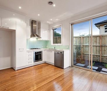 129 Martins Lane, Viewbank VIC 3084 - Photo 2