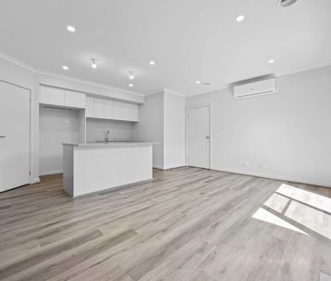 Modern Three-Bedroom Home in Lara’s Austin Estate - Photo 5