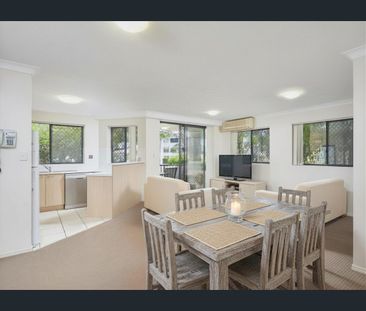 Coastal Living in the Heart of Mermaid Beach - Photo 2