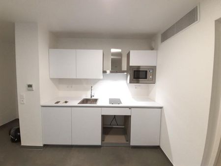 Location Appartement 2 pièces 36m² MARSEILLE 8ème - Photo 5