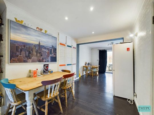 1 bedroom in a house share to rent - Photo 1