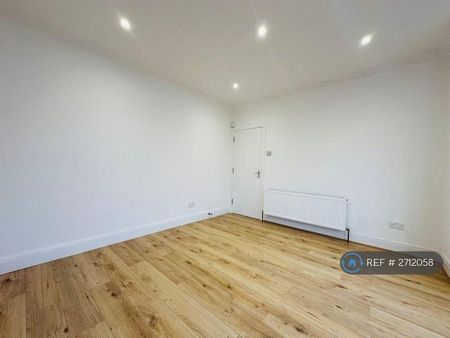 4 bedroom detached house to rent - Photo 5