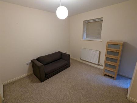 2 bedroom flat to rent - Photo 3