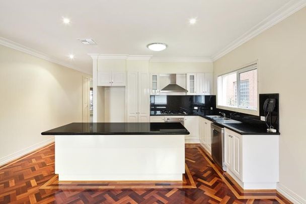 28 Poplar Street, CAULFIELD SOUTH - Photo 1