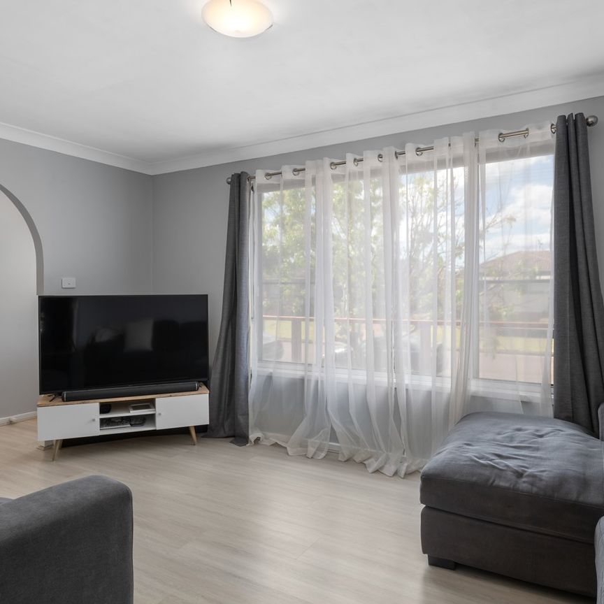 7 Lee-Ann Crescent, Cessnock NSW 2325 - House For Rent | Domain - Photo 1