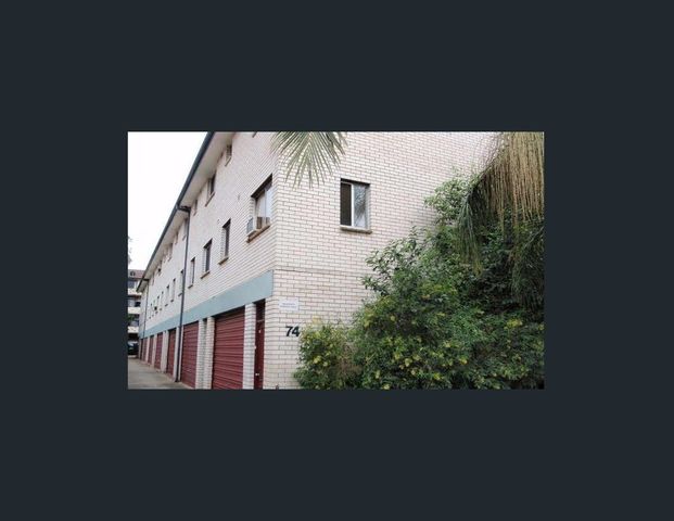 THREE BEDROOM UNIT IN FAIRFIELD - Photo 1