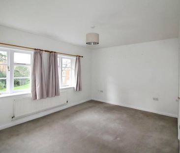 2 bedroom mews to rent - Photo 1