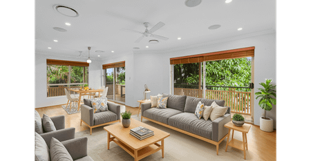 Spacious Two Bedroom Apartment with Balcony in Prime Location - Photo 2