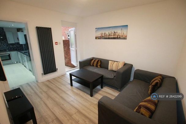 6 bedroom terraced house to rent - Photo 1