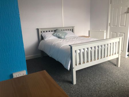 Ringwood Rd Citrine Suite - Photo 3