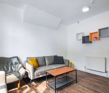 6 bedroom terraced house to rent - Photo 1