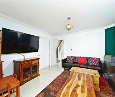 4 bedroom terraced house to rent - Photo 2