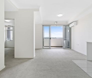 Modern & Luxurious with Privacy - Photo 1